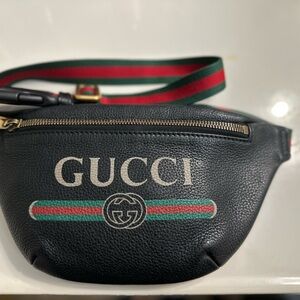 Gucci Black Leather Logo Belt Bag with Green-Red Web Strap